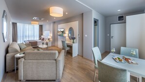 Studio Superior Apartment | 거실 공간
