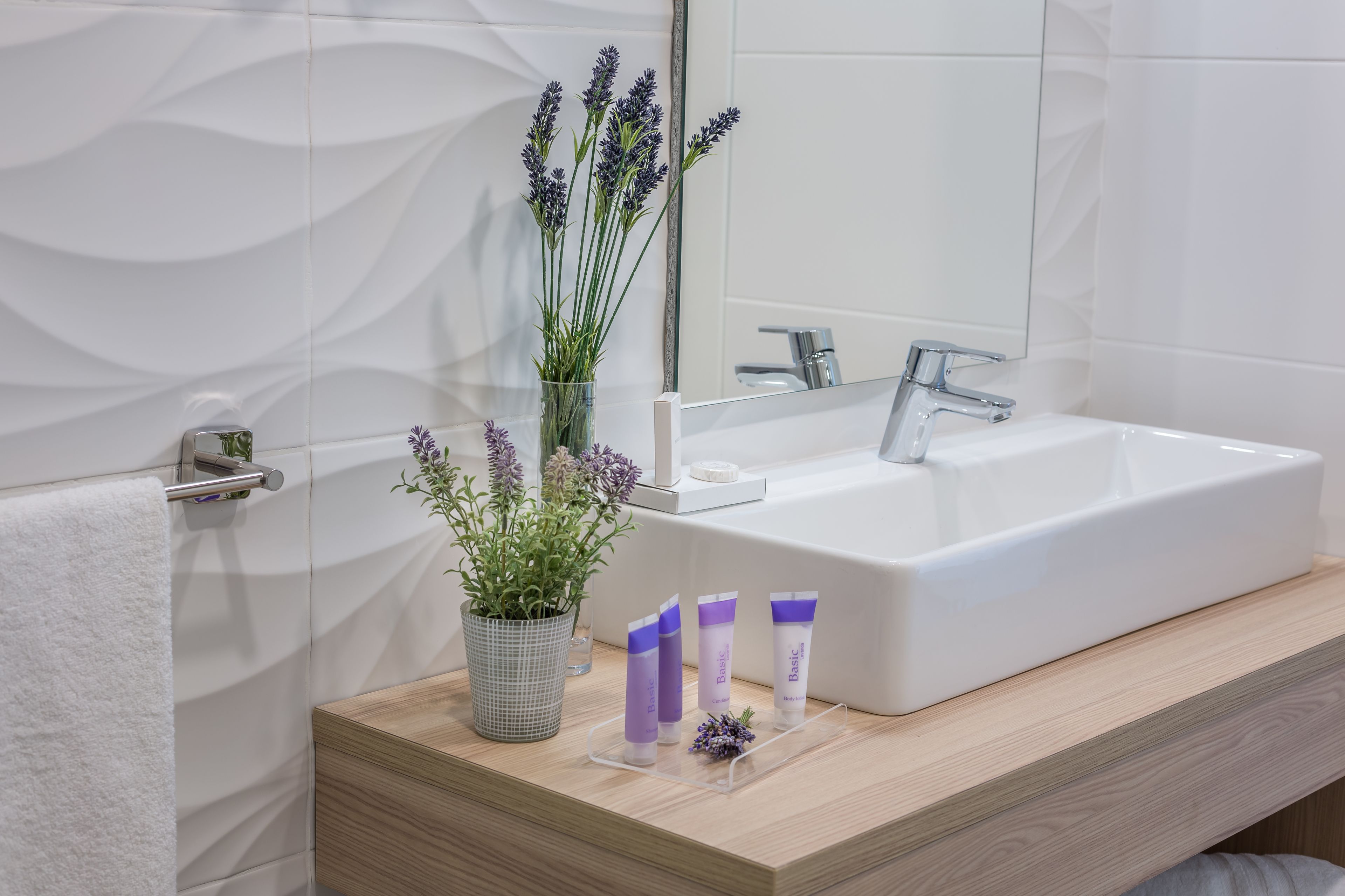 studio apartment | bathroom sink