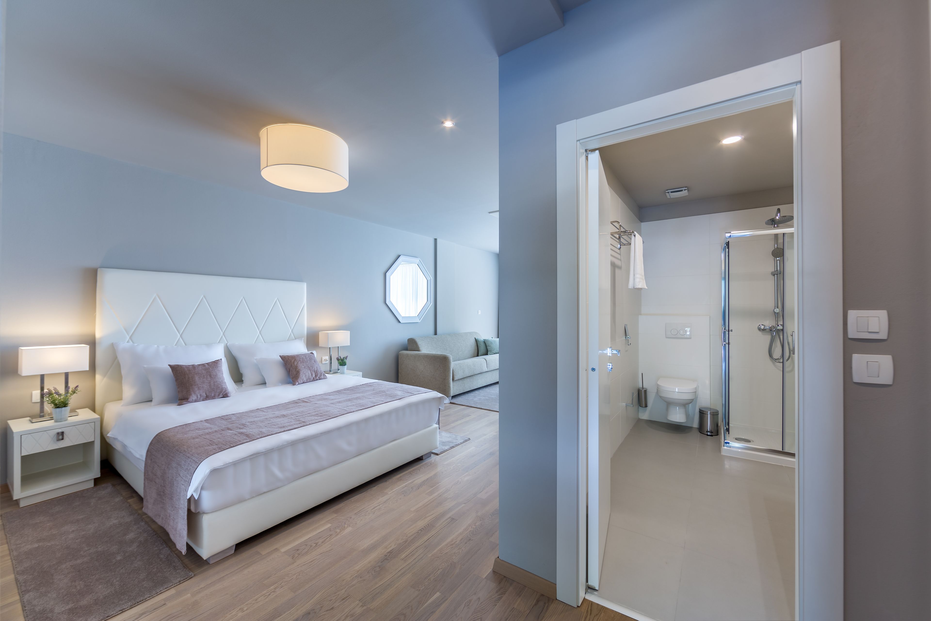 studio apartment | living room | flat-screen tv