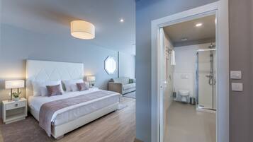 Studio Apartment | Living room | Flat-screen TV