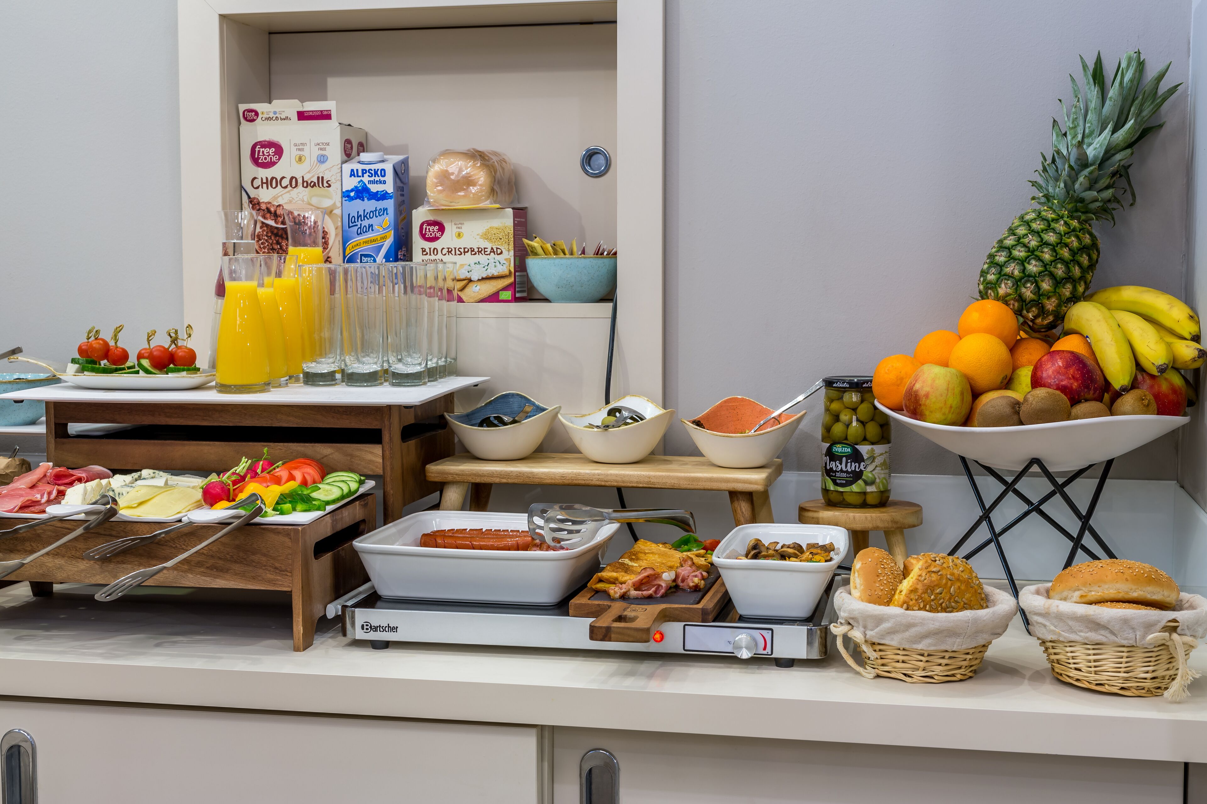 Se ofrece un desayuno continental (8.3 EUR por persona)