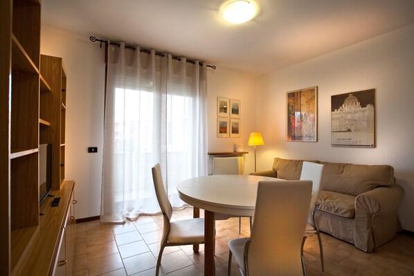 Apartment, 1 Bedroom | Living area
