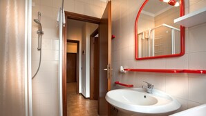 Apartment, 1 Bedroom | Bathroom - Verona For Rent La Serenella (Verona)