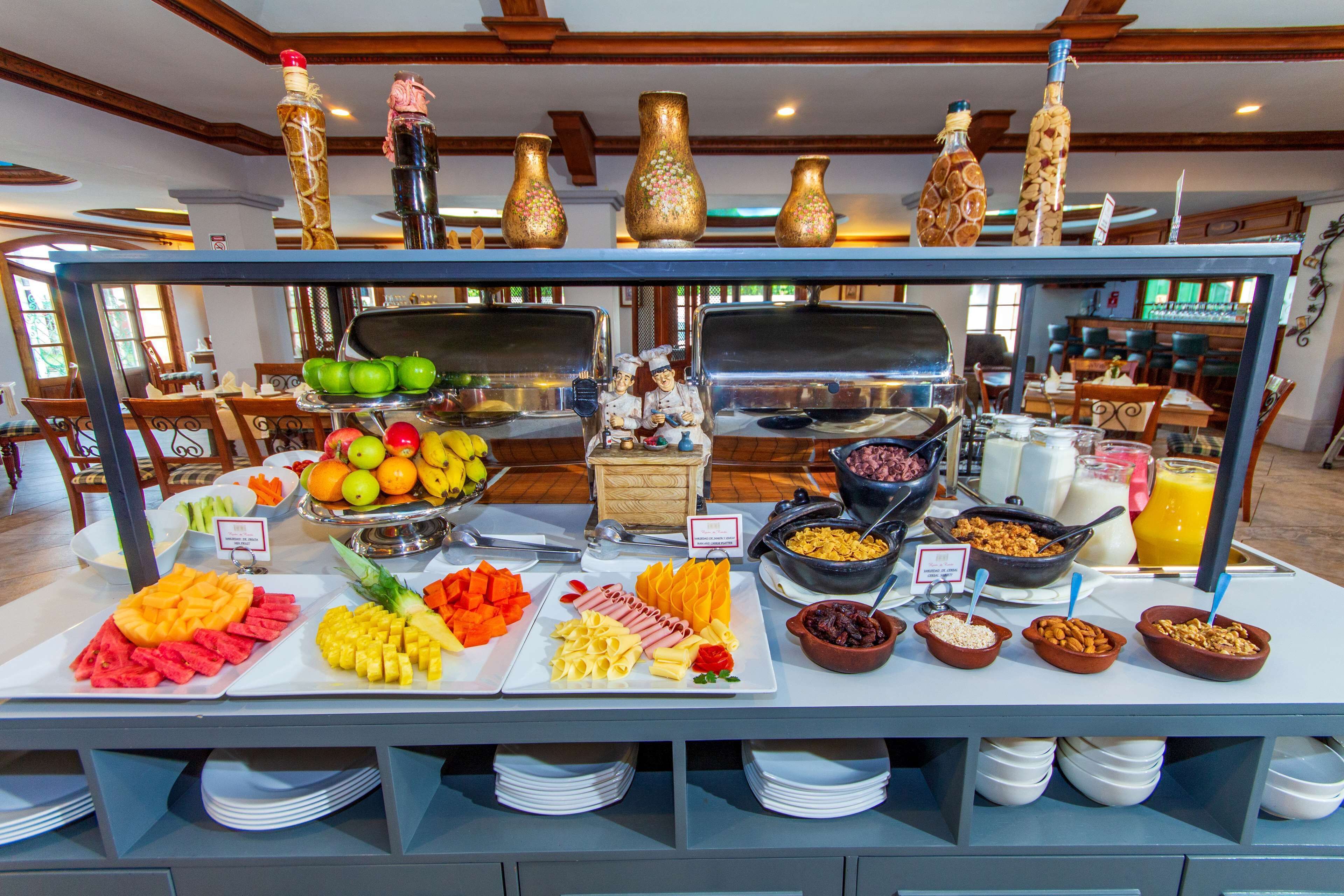 含每日吃到飽早餐