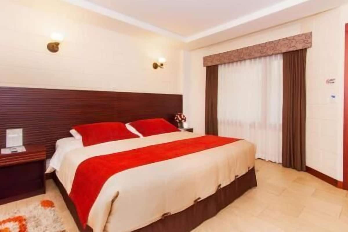 Premium bedding, in-room safe, individually furnished, desk