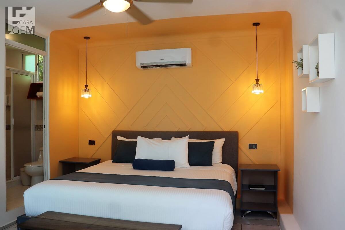 Phòng Cao cấp, 1 giường cỡ king, phòng tắm riêng, quang cảnh hồ bơi | 1 phòng ngủ, bộ đồ giường cao cấp, phòng cách âm 