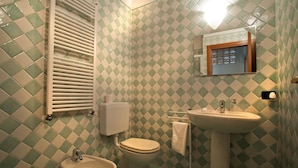 Apartament, 1 dormitori | Bany | Dutxa, articles de tocador gratuïts, bidet i tovalloles 