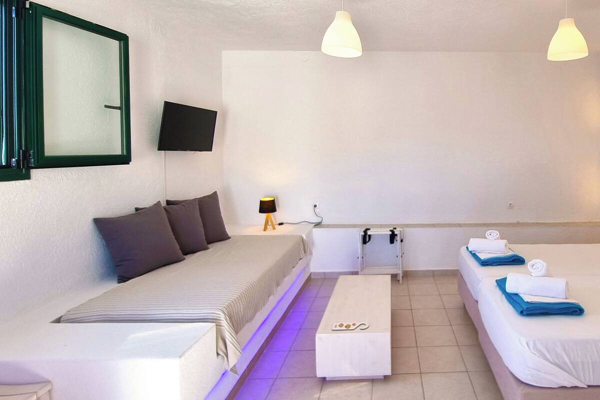 Superior Studio (Aloni) | Soundproofing, WiFi (free)