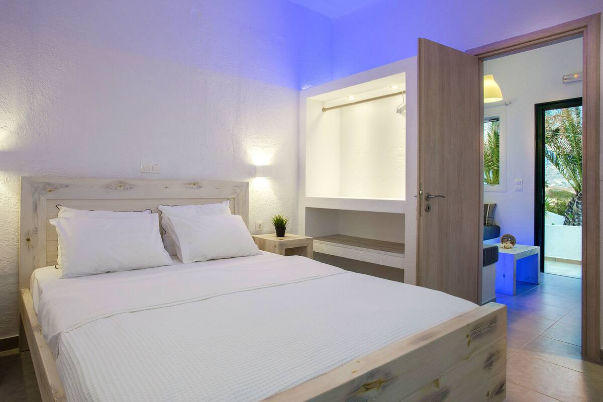 Panoramic Suite, 1 Queen Bed, Non Smoking, Sea View