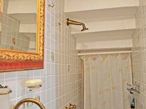 Bathroom - Rent in Tuscany Casa Cara Mia (Cortona)