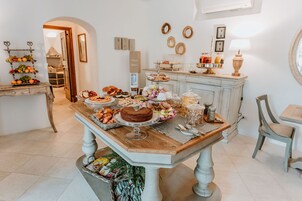 Desayuno buffet todos los días (con cargo)
