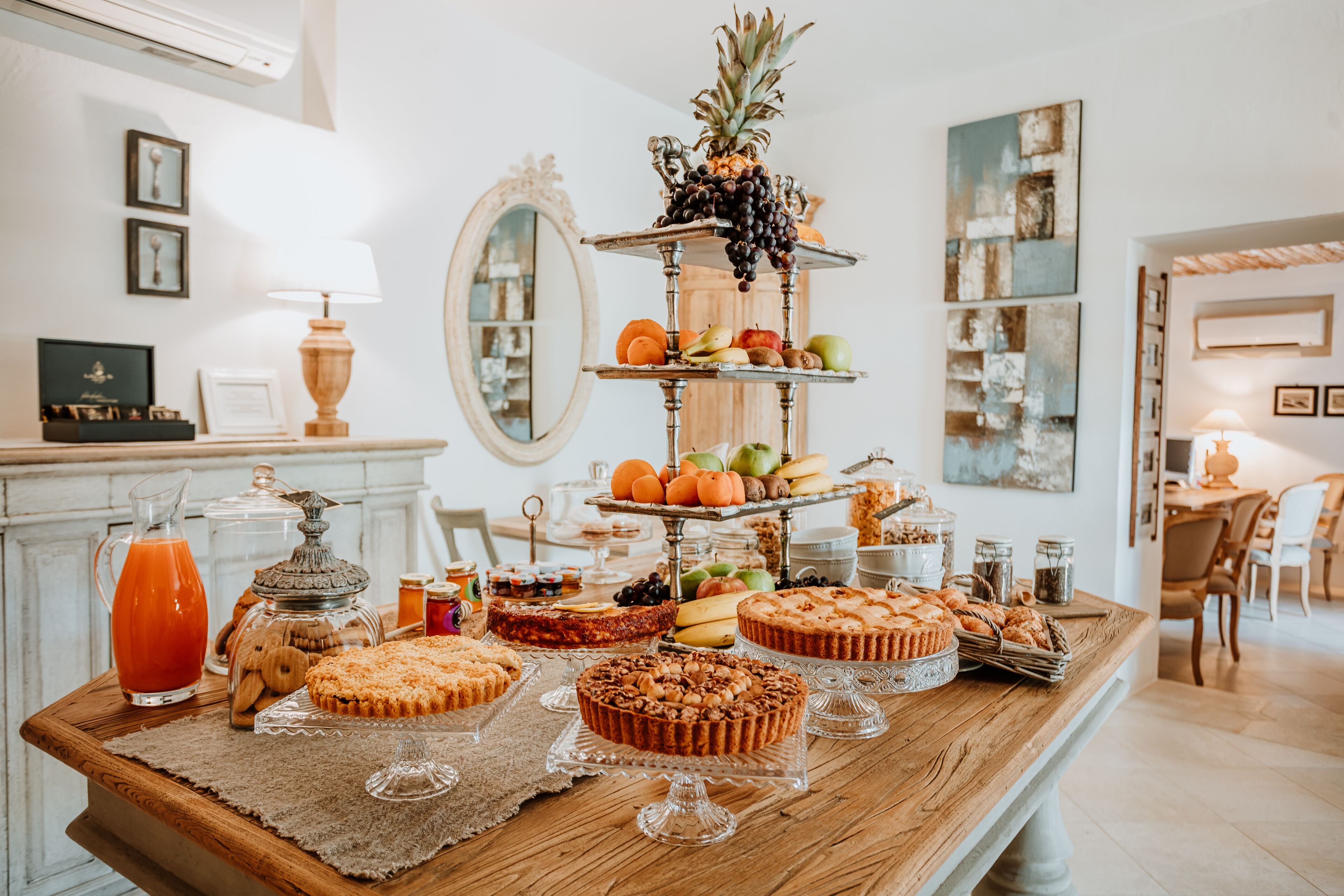 Tägliches Frühstücksbuffet gegen Gebühr