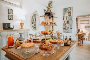 Café da manhã com buffet todos os dias mediante uma taxa