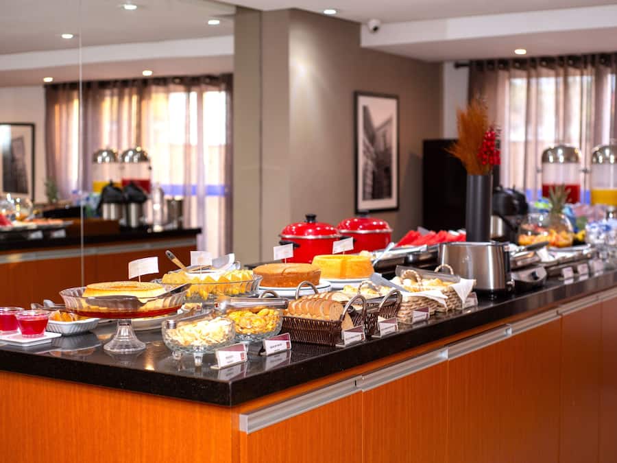 TĂ€gliches FrĂŒhstĂŒcksbuffet gegen GebĂŒhr