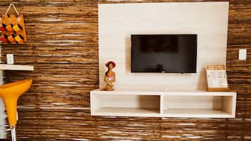 Apartment, 2 Bedrooms (Oxente) | Living area | Smart TV