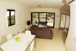 Apartment, 1 Bedroom, Pool Access, Partial Ocean View | In-room dining - Green View at Blue Bay Curacao (Sint Michiel)