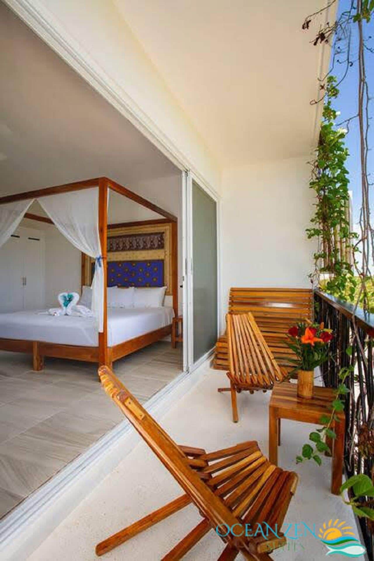 Honeymoon Suite, 1 Bedroom, Balcony, 100% Ocean View | 1 室のベッドルーム、ピロートップベッド、セーフティボックス (室内)、客室ごとに異なる装飾