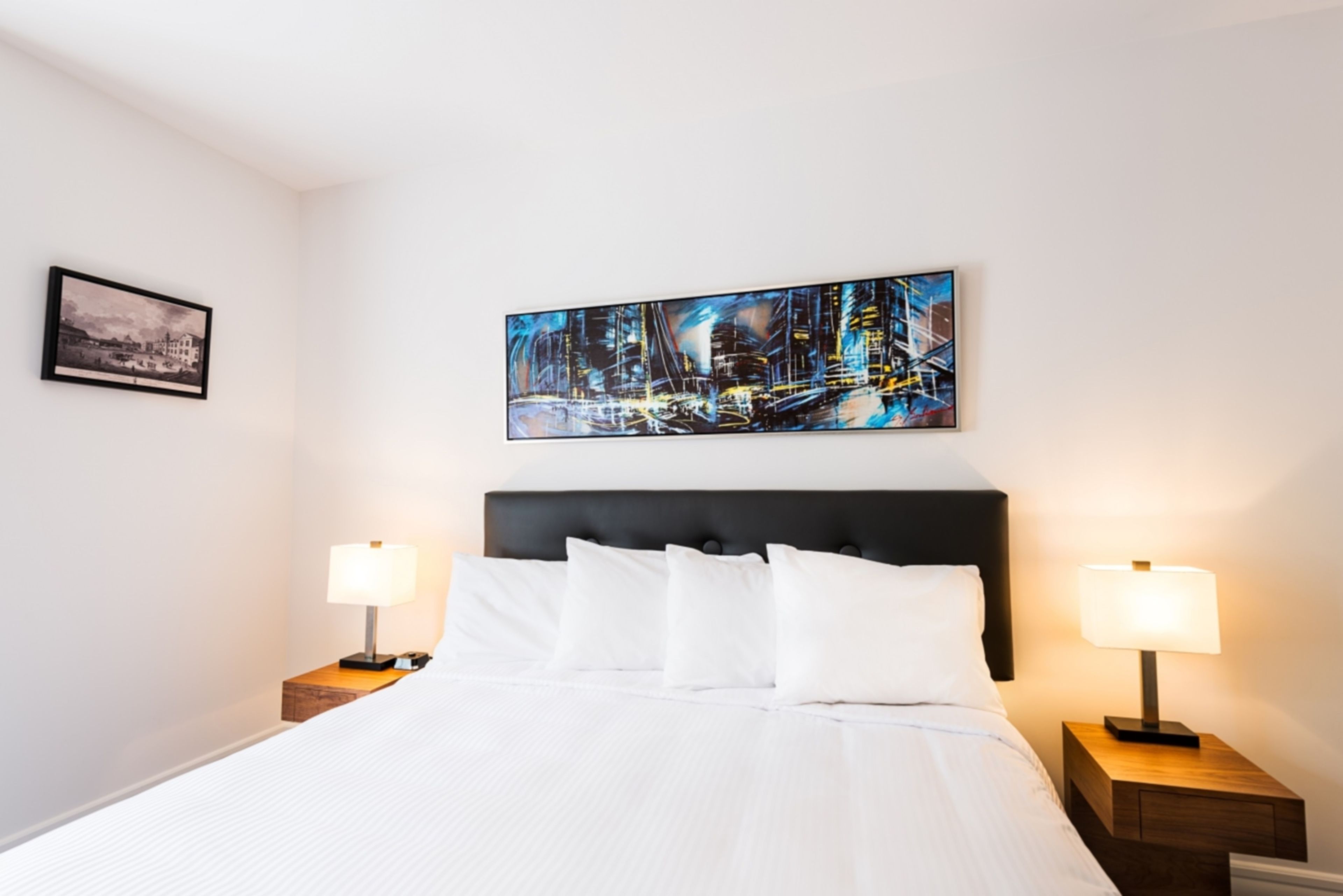 standard room, 1 queen bed | in-room safe, desk, soundproofing, iron/ironing board