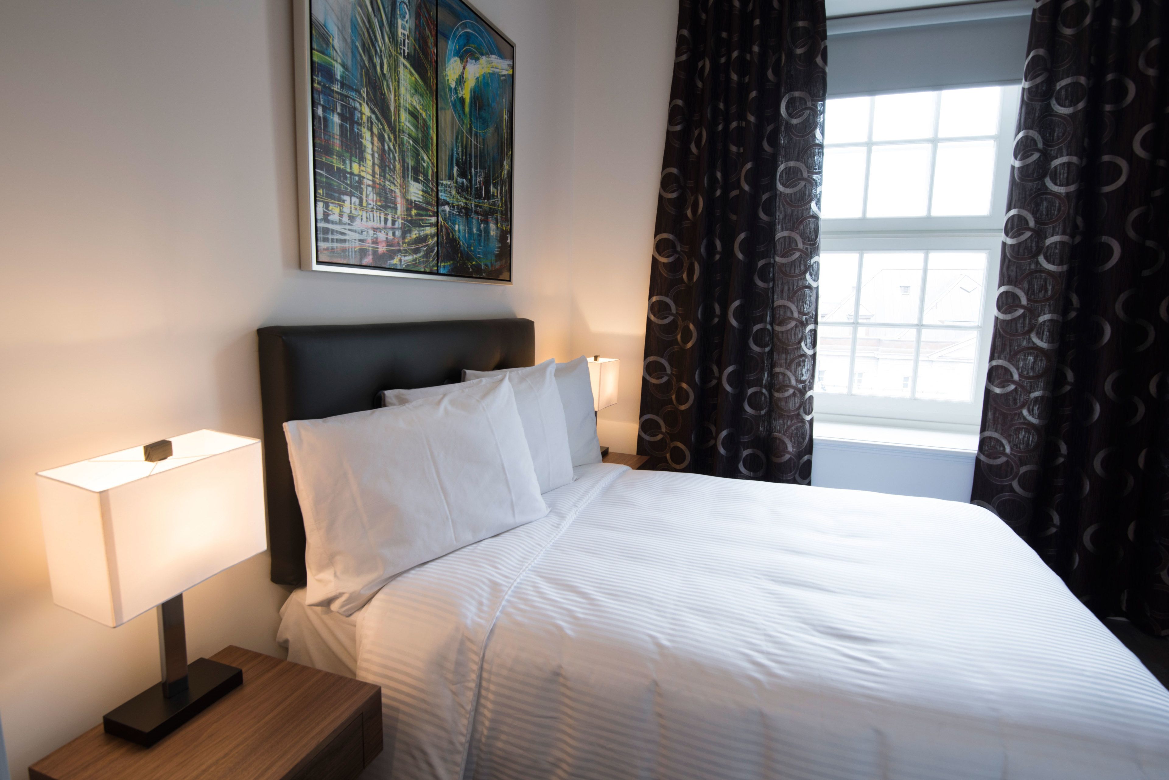 economy room, 1 double bed | in-room safe, desk, soundproofing, iron/ironing board