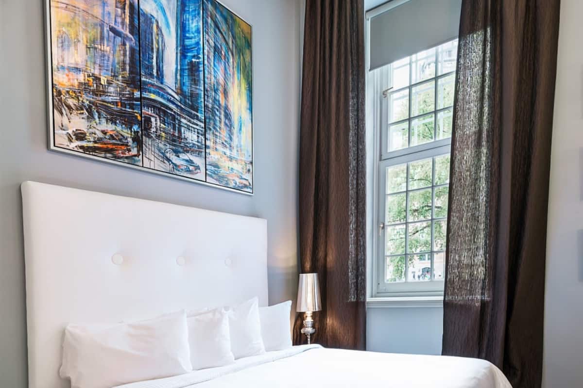 Deluxe Room, 1 King Bed, Park View