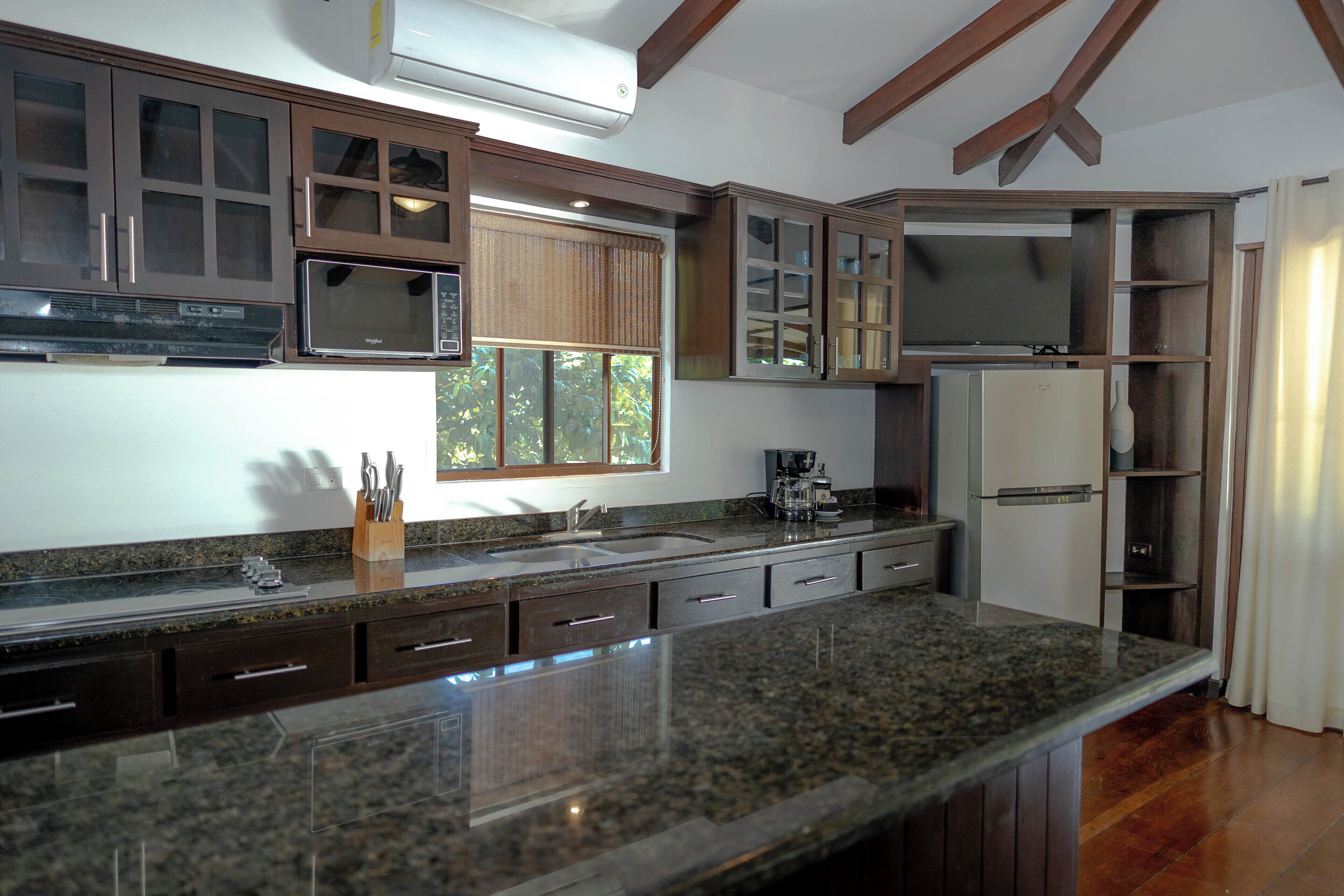 villa jasmin | in-room safe, desk, iron/ironing board, free wifi