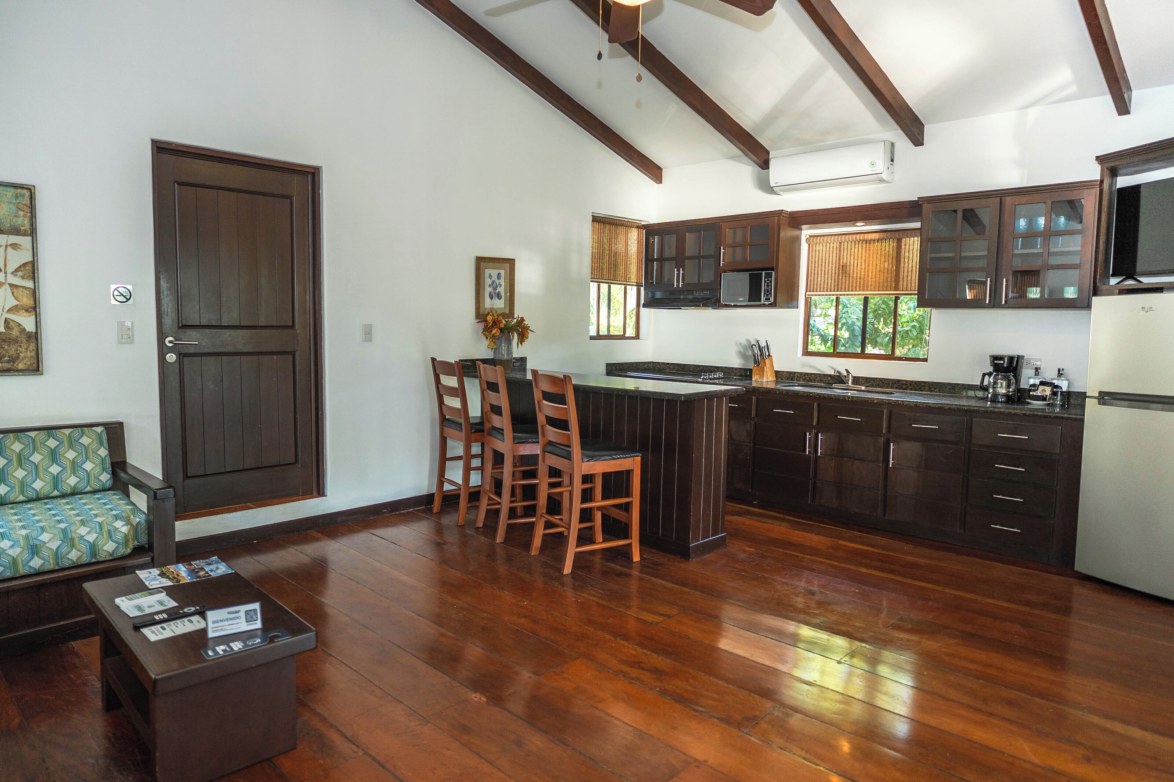 villa jasmin | in-room safe, desk, iron/ironing board, free wifi