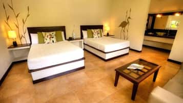 Pool Front Full Size Bed