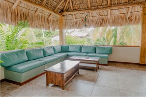 Main House | Teres/patio