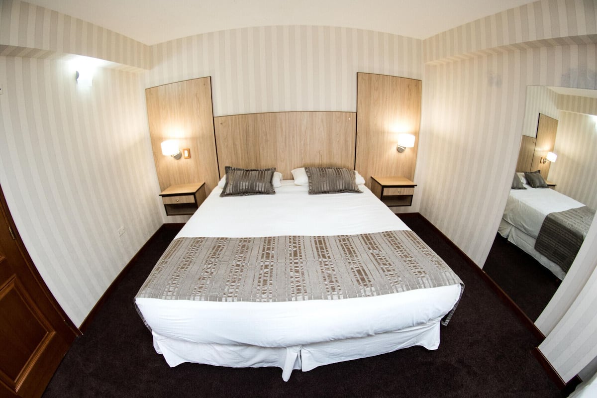 Verdunkelungsvorhänge, schallisolierte Zimmer, kostenloses WLAN