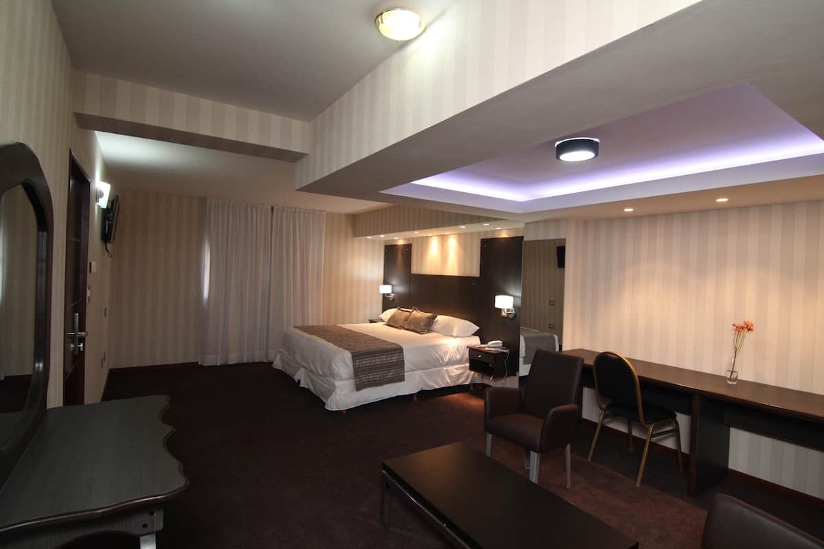 Blackout curtains, soundproofing, free WiFi