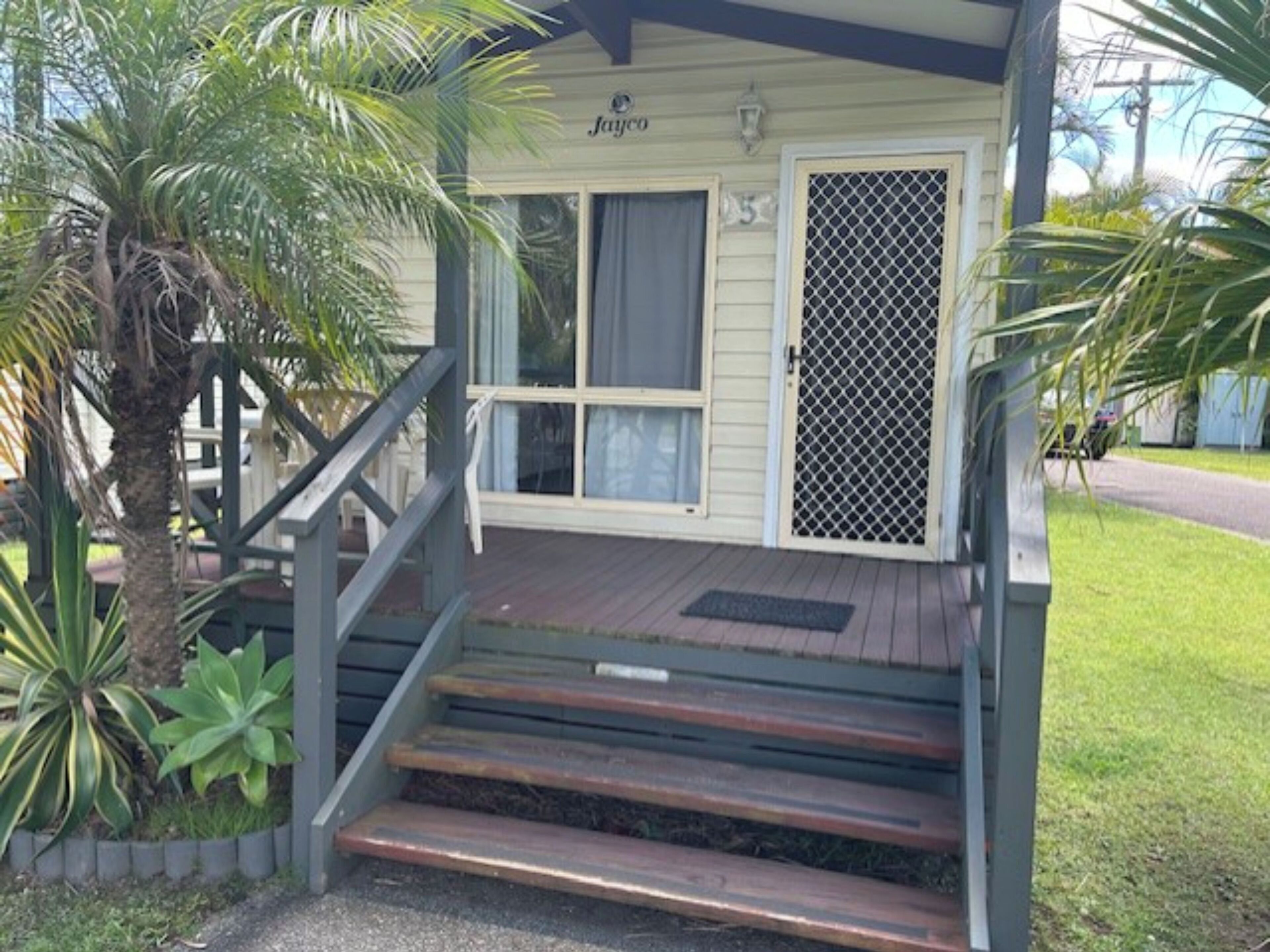 Economy 1 Bedroom Cabin - Pet Friendly | Terrace/patio