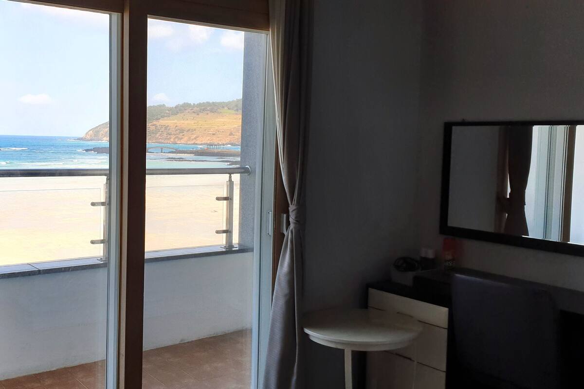 Dobbeltrom, 1 dobbeltseng, havutsikt (Couple Room) | Blendingsgardiner og wi-fi (inkludert)