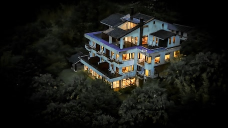 Exterior. Adagio Jinguashi