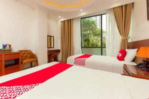Desk, free WiFi - Super OYO Capital O 387 Bach Duong Hotel (Hanoi)