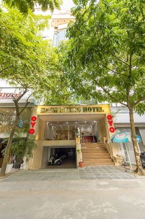 Front of property - Super OYO Capital O 387 Bach Duong Hotel (Hanoi)