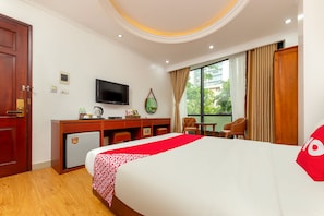 Superior Double Room | Desk, free WiFi - Super OYO Capital O 387 Bach Duong Hotel (Hanoi)