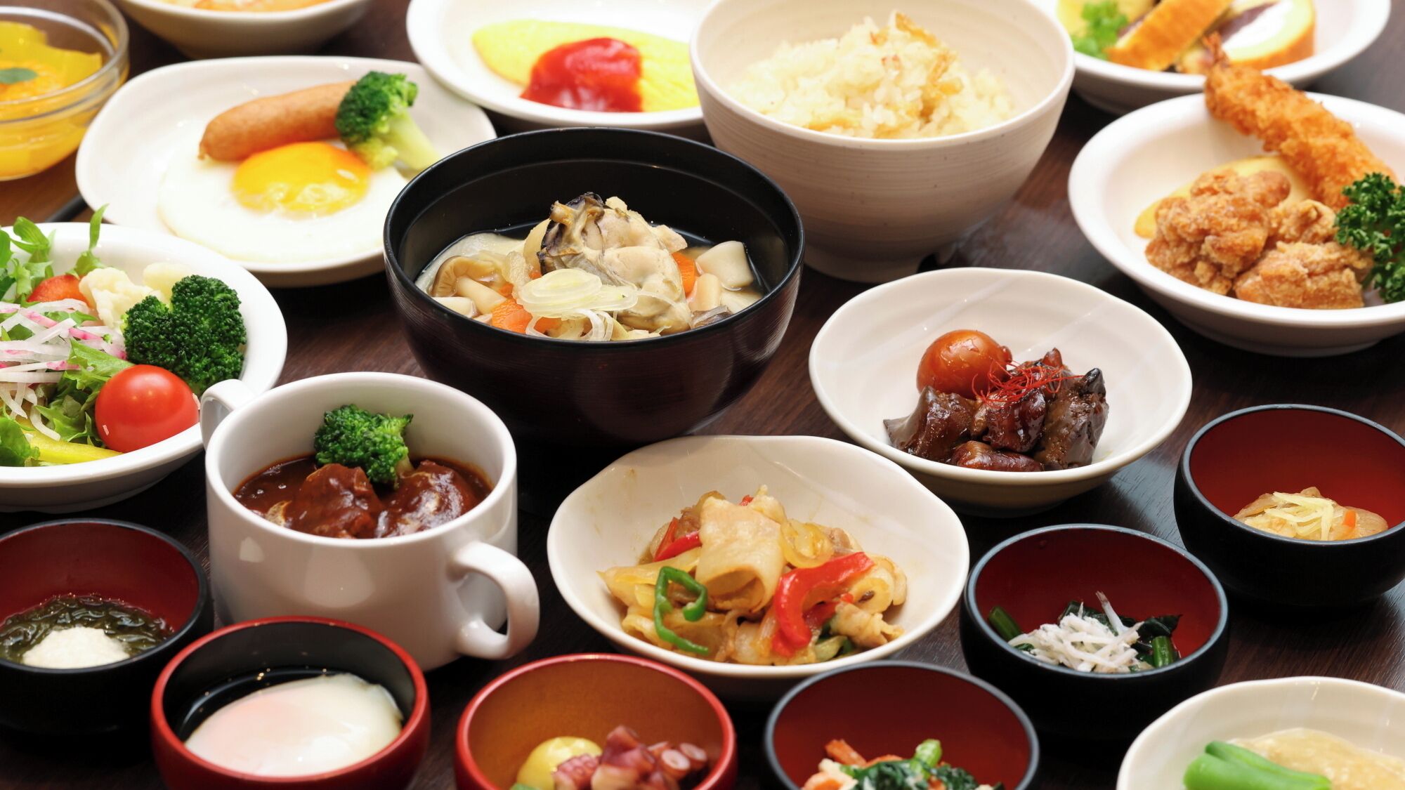 Colazione a buffet, servita tutte le mattine (2000 JPY a persona) 