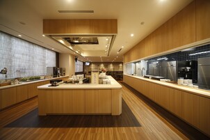 Daily buffet breakfast (JPY 2000 per person)