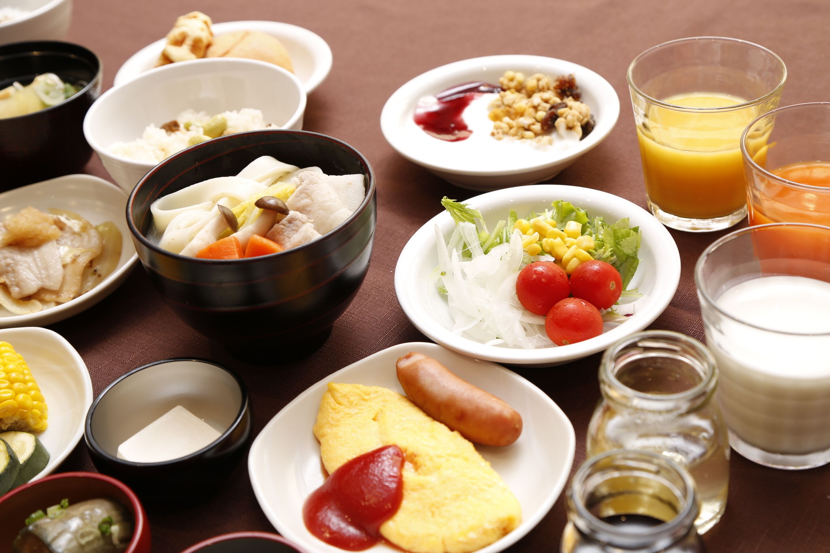 daily buffet breakfast (jpy 2000 per person)