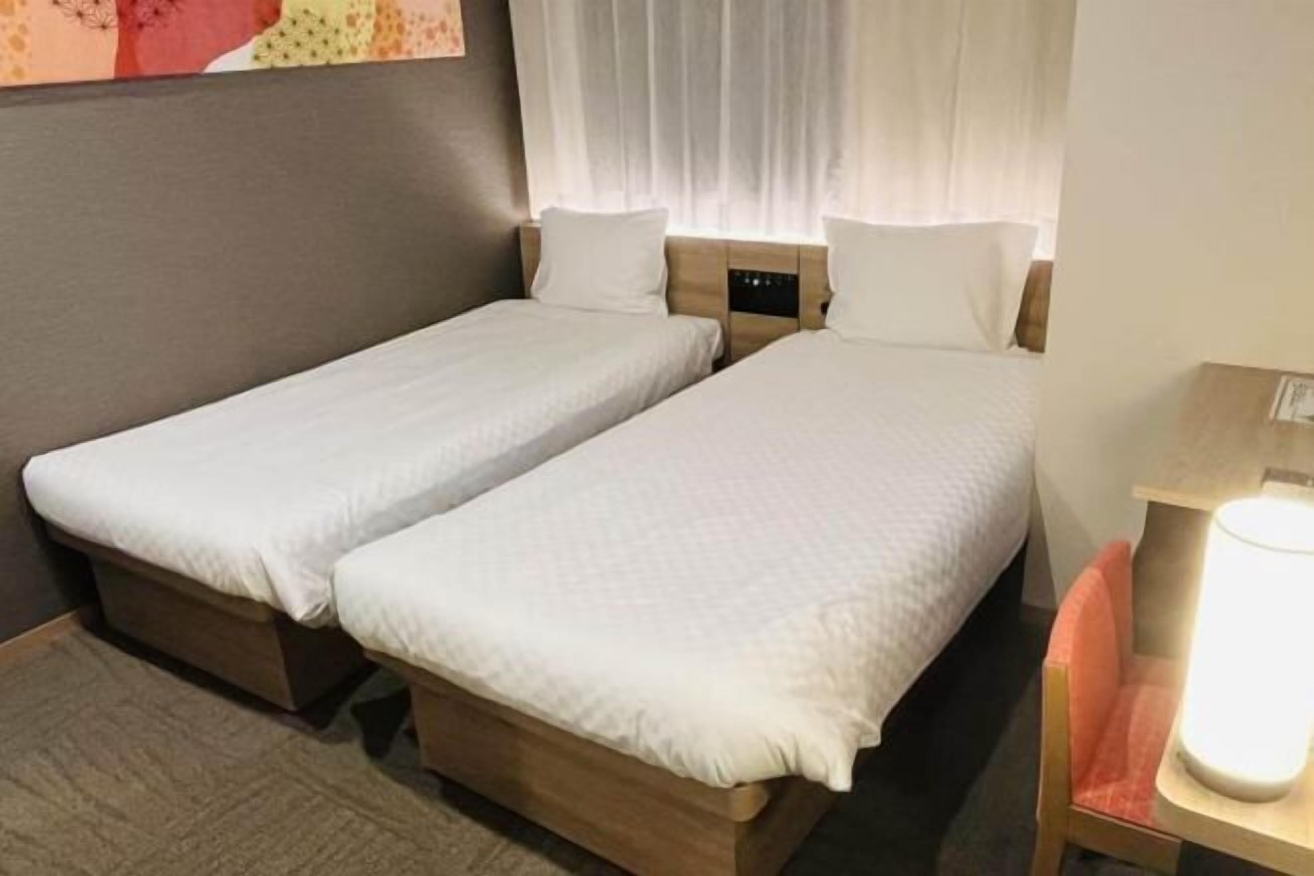 Free WiFi, bed sheets, wheelchair access