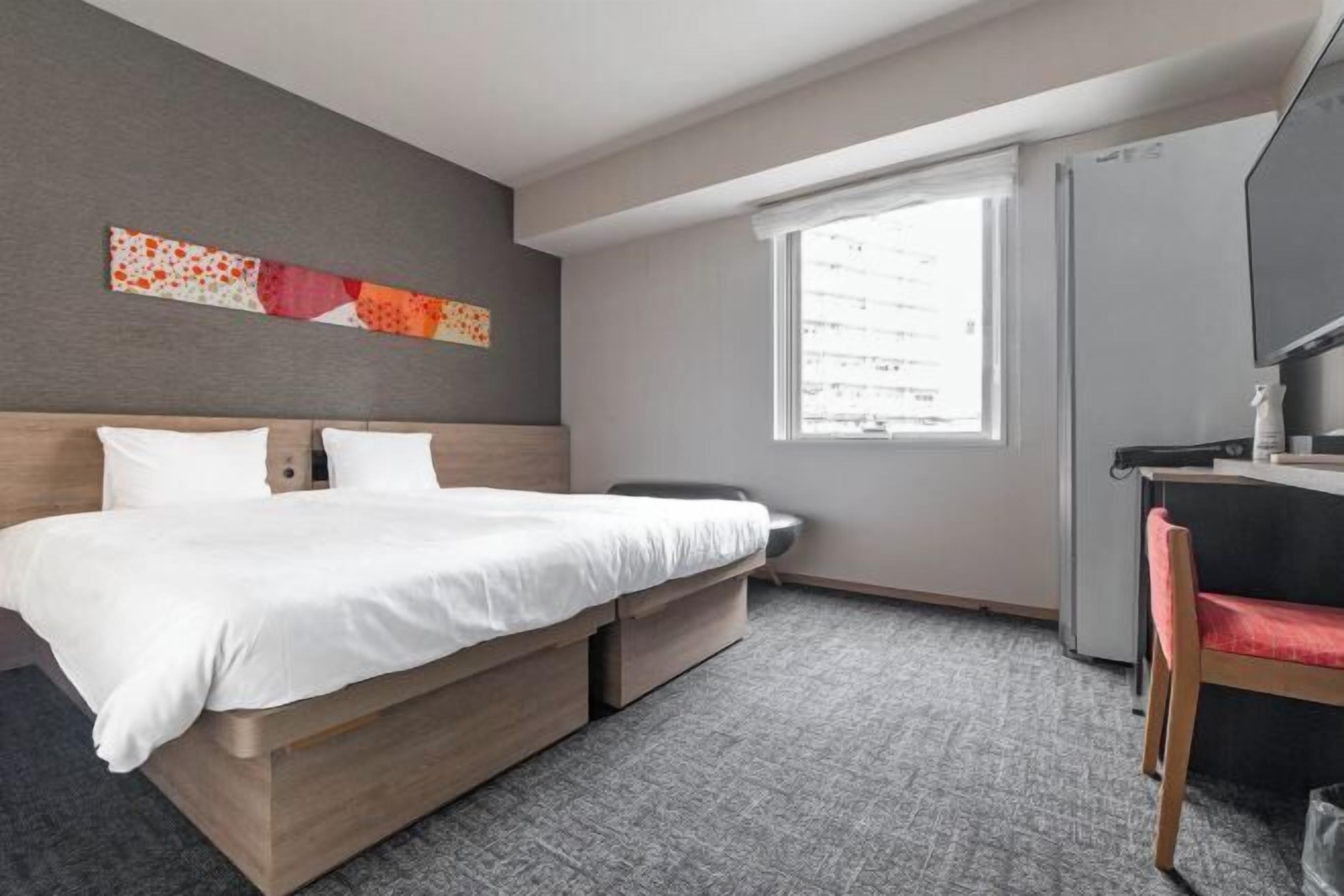 Free WiFi, bed sheets, wheelchair access