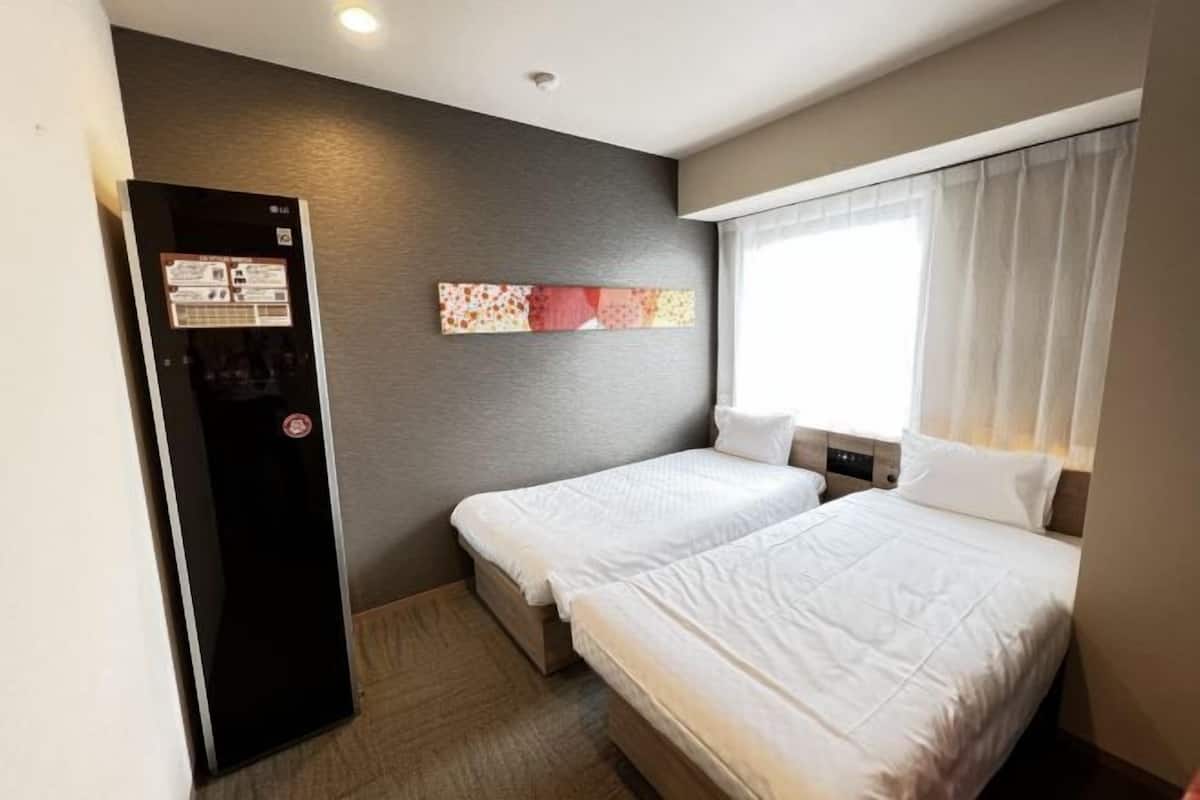 Free WiFi, bed sheets, wheelchair access