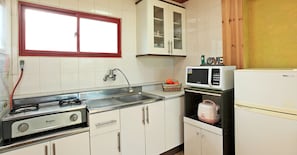 Twin Room (Marado 82 sqm.) | Private kitchenette | Full-size fridge, microwave, stovetop, electric kettle