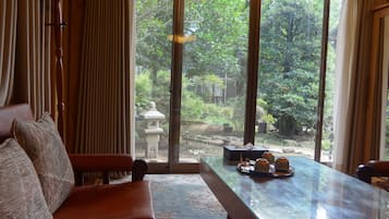 傳統客房, 花園景 (Japanese Style, 101) | 客廳 | 平面電視