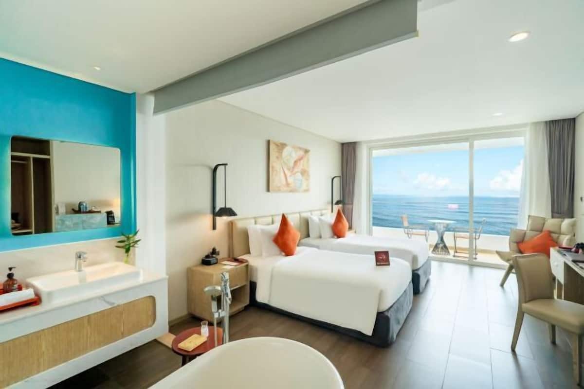 1 bedroom, minibar, in-room safe, desk