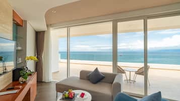 Junior Classic 1 Bedroom Suite (15-minute Foot Massage for 2) | Living area | 32-inch LED TV with cable channels, TV