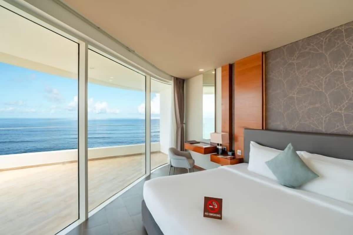 Minibar, in-room safe, desk, blackout drapes