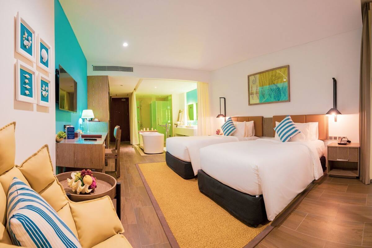 Minibar, in-room safe, desk, blackout curtains