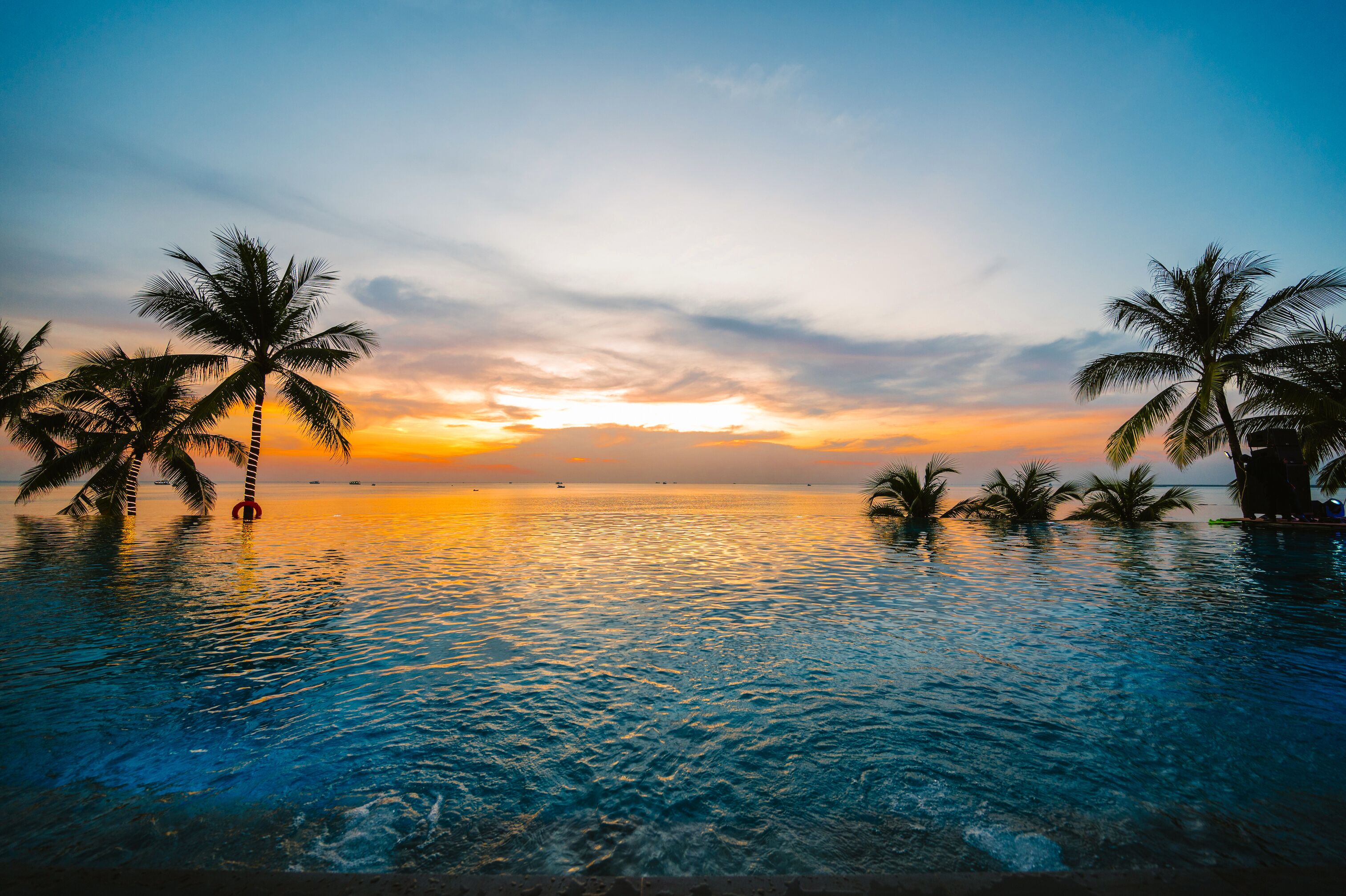 Kolam renang outdoor