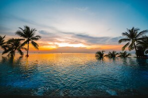 Outdoor pool - Seashells Hotel and Spa Phu Quoc (Phu Quoc)